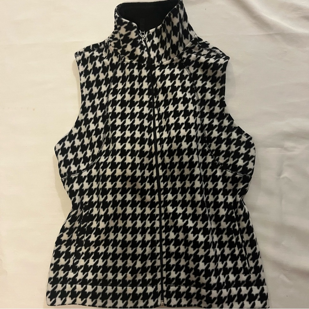Kim Rogers Black & White Houndstooth Fleece Zip Vest – Women’s Petite M